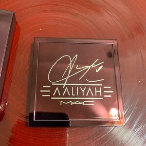 Aaliyah MAC Age Ain’t Nothing Eyeshadow